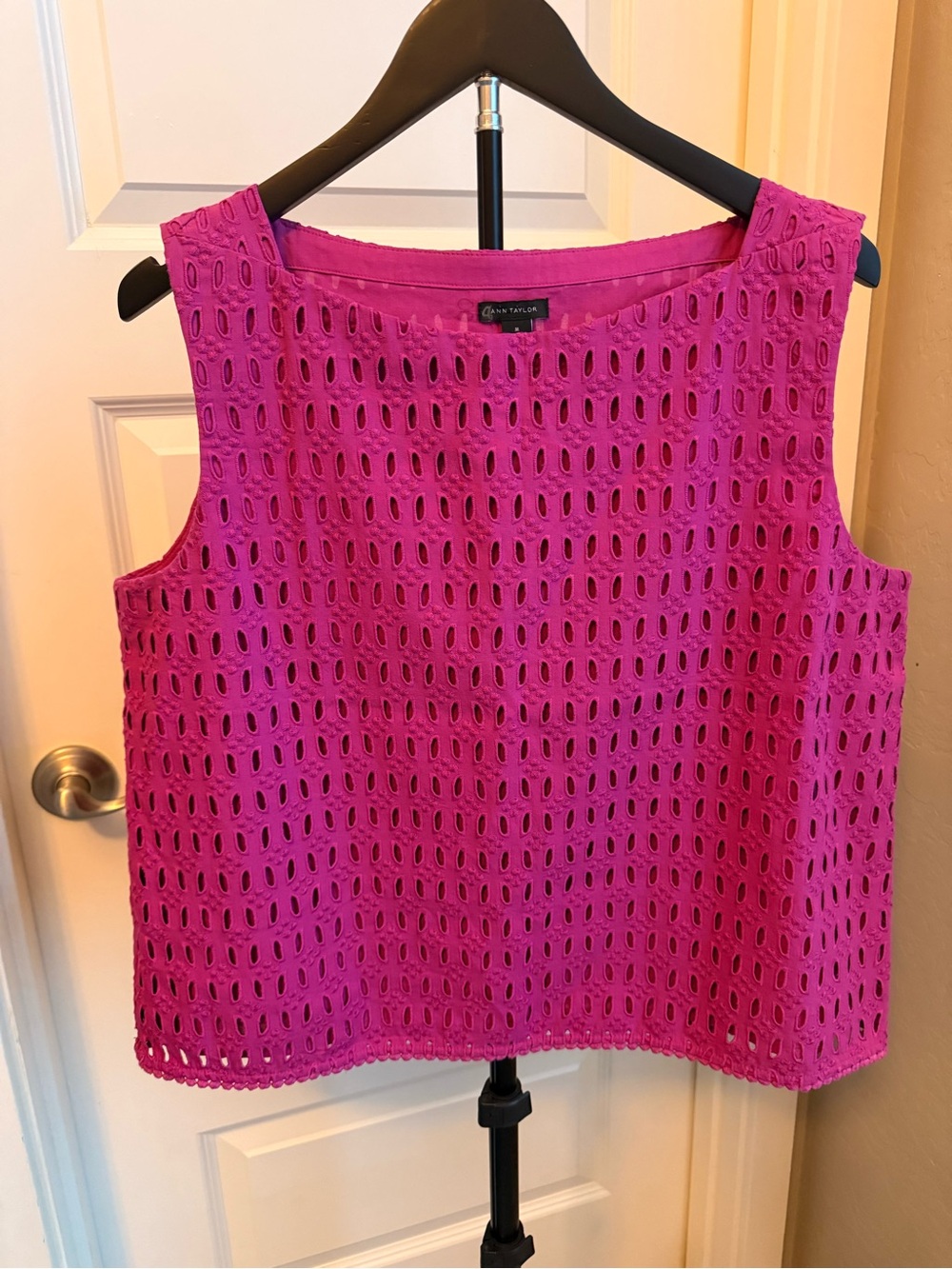 Ann Taylor Fuchsia Eyelet Sleeveless Tank